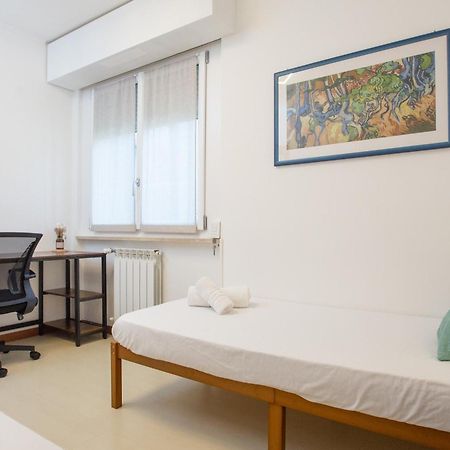 Kandinski Apartment - With Pool セッティモ・ミラネーゼ エクステリア 写真